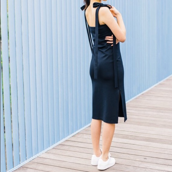 tanroh Dresses & Skirts - NWT Chic Navy Blue Tie Shoulder Sheath Dress